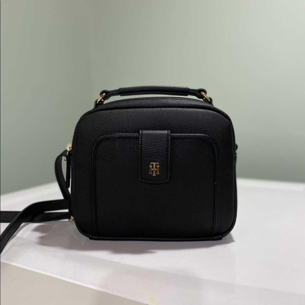 Tommy Hilfiger Crossbody Bag